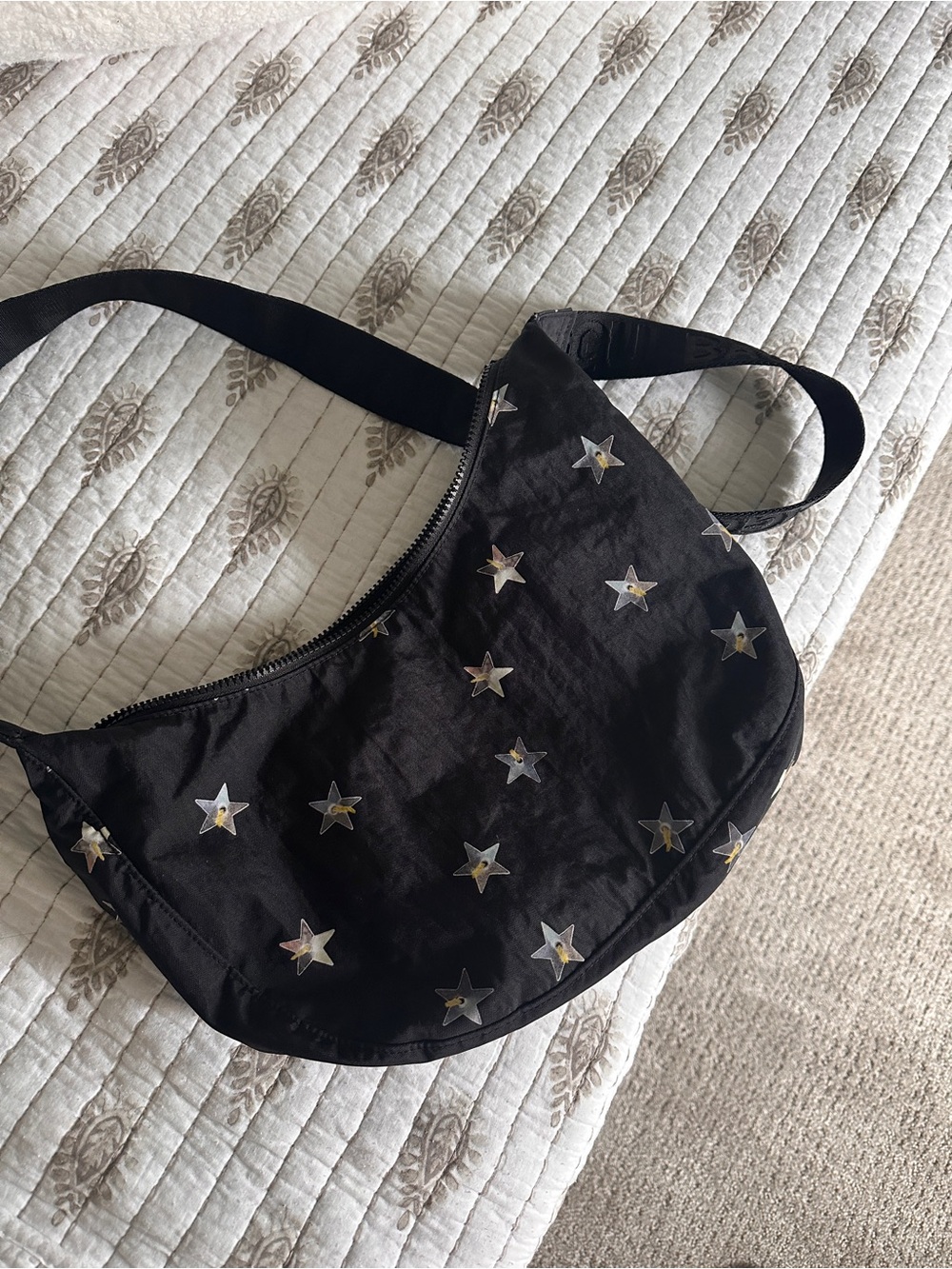 BAGGU Medium Nylon Crescent bag